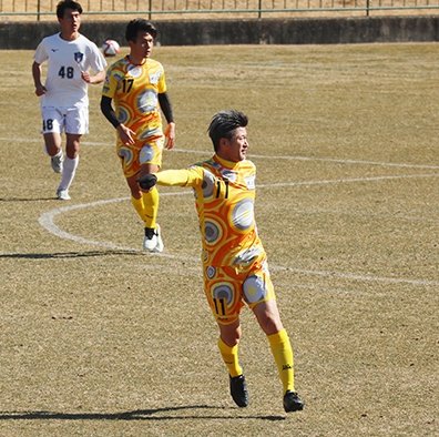 サッカーの三浦知良選手が豊橋で練習試合 | 全国郷土紙連合