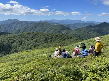 山の日」に小岳登山 白神山地の世界自然遺産登録30周年記念 藤里町