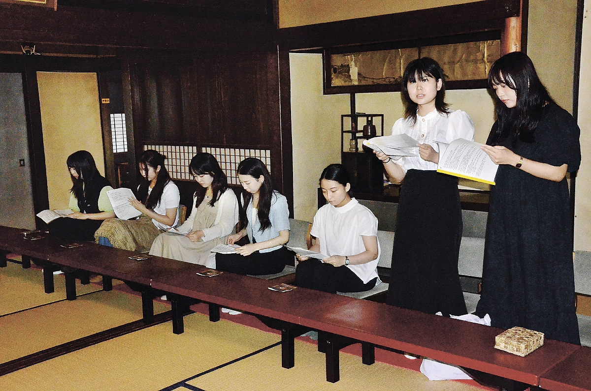 実践女子大生 
