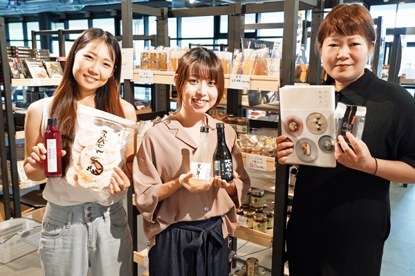 専用品 南紀白浜空港 1周年記念 土産物400種、魅力発見 「和歌山セレクト」開店 白浜空港 | 全国